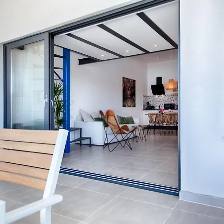 The Pool House * Vis