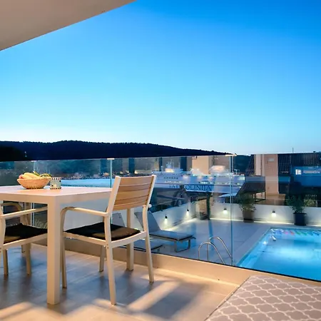 The Pool House Villa Vis