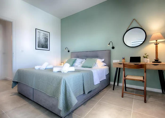 The Pool House Villa Vis