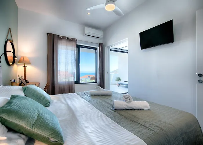 The Pool House * Vis