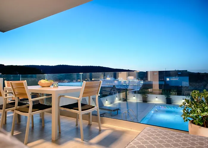 The Pool House Villa Vis